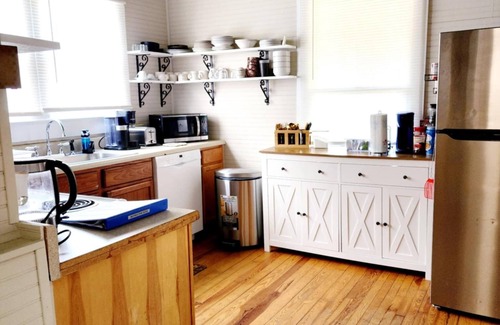 Hickory Casa | House on Avenue near Lenoir Rhyne University College