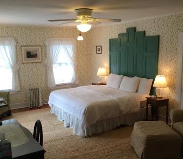 The Heights Cama Y Desayuno | House on Chase Creek