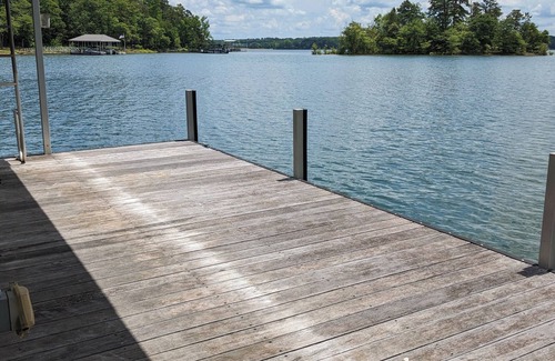 Hartwell Casa | House on Lake Hartwell with amazing sunrises