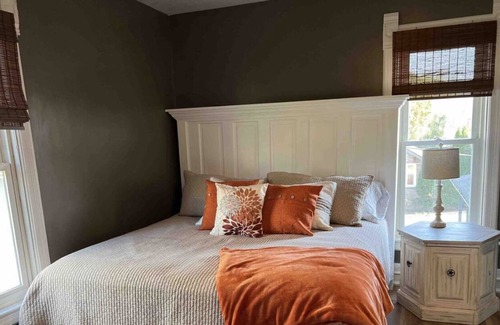 Loudonville Casa | House on Mohican Strip