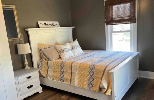 Loudonville Casa | House on Mohican Strip