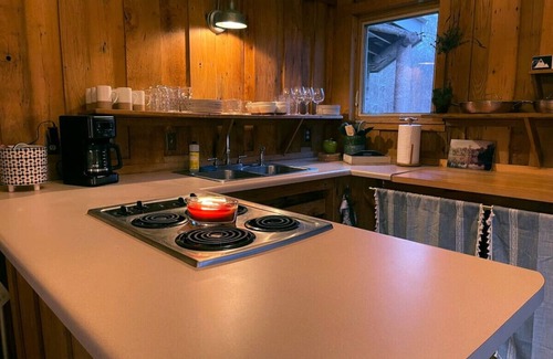 Bellepoint Otro | House on private 400 acre mountaintop farm!