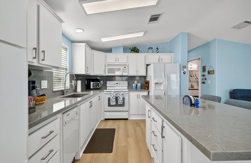 Nettles Island Casa | House on Seawall in Jensen Beach