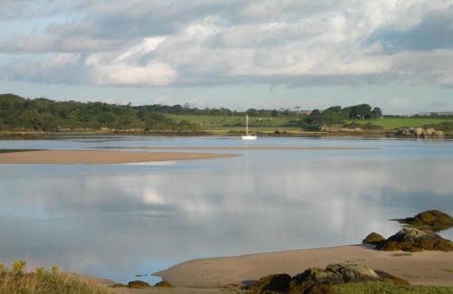 Caergeiliog Casa | House on the Beach