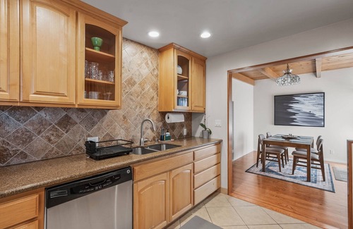 Bay Park Casa | House on the Hill - charming house with beautiful views