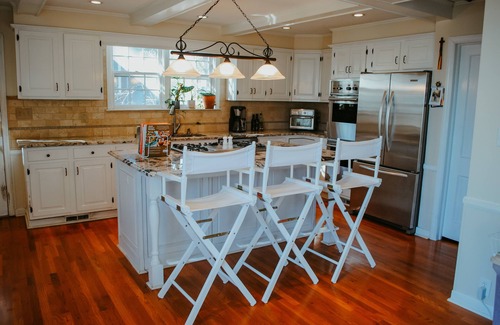 Summerville Casa | House on the Hill--The Perfect Master's Rental!