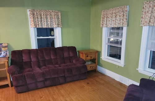 Millinocket Casa | House on the trails and walking distance to town