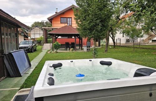 Kraljevec na Sutli Casa | House Pepica With Hot Tub - Happy Rentals