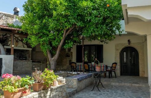Zaros Apartamento | House Rachati