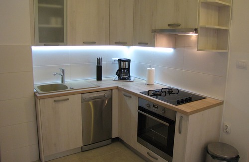 Banjole Apartamento | House Rina apartments directly by the sea with whirlpool in a beautiful garden