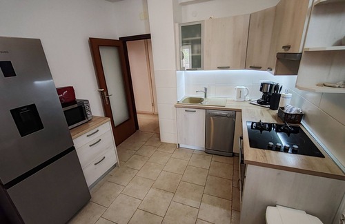 Banjole Apartamento | House Rina apartments directly by the sea with whirlpool in a beautiful garden