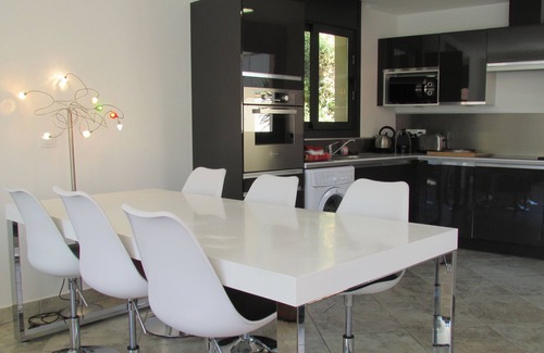 Port-Vendres Casa | HOUSE, SHARED POOL, TERRACE, PARKING AND GARDEN, WIFI, SLEEPS 4