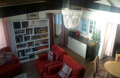 Hull Cabaña | House - Sleeps 2, pet friendly & free parking