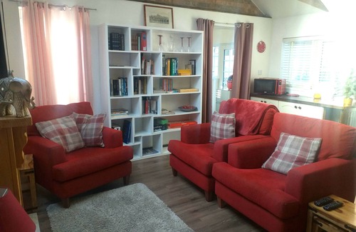 Hull Cabaña | House - Sleeps 2, pet friendly & free parking
