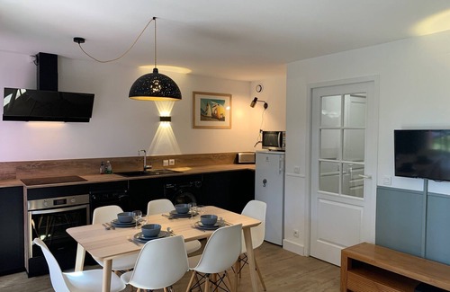 Lacanau-Ocean Casa | House sleeps 4/5 with large heated summer pool in private grounds.
