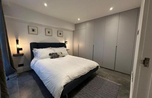Brondesbury Casa | House - Sleeps 4 & Free Parking