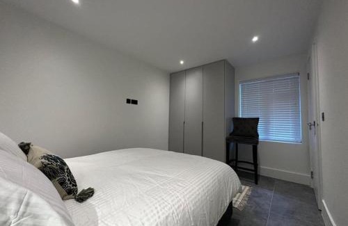 Brondesbury Casa | House - Sleeps 4 & Free Parking