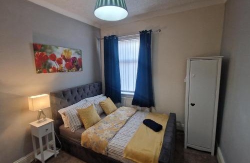 Wallsend Casa | House - Sleeps 4 - Garden - Parking
