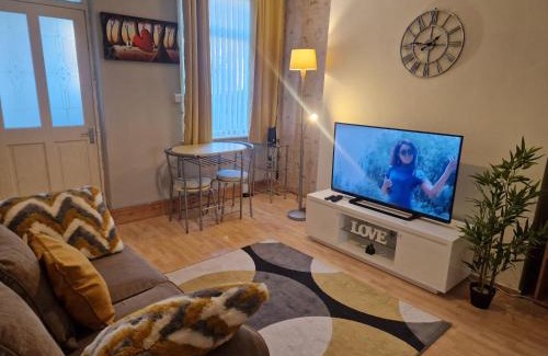 Wallsend Casa | House - Sleeps 4 - Garden - Parking