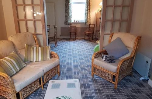 Guisborough Casa | House - Sleeps 4 - Pets Ok - Parking - Garden