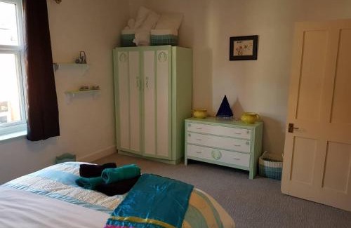 Guisborough Casa | House - Sleeps 4 - Pets Ok - Parking - Garden