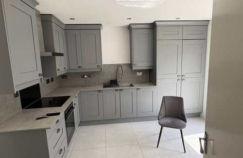 Manchester Casa | House - Sleeps 5, Private Parking & Pets Allowed