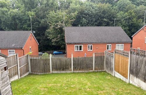 Manchester Casa | House - Sleeps 5, Private Parking & Pets Allowed