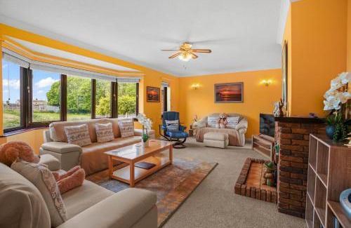 Runham Casa | House - Sleeps 6 & Free parking