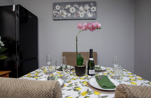 Sheffield Casa | House -Sleeps 8, parking, suitable for contractors