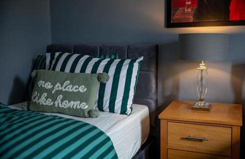 Sheffield Casa | House -Sleeps 8 parking suitable for contractors