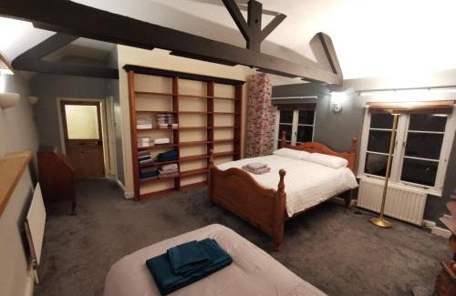 Darlington Apartamento | House - Sleeps up to 14 & Parking Available