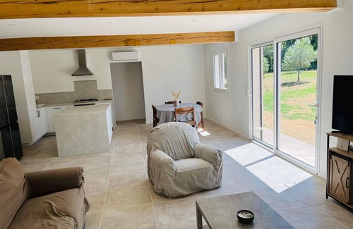 Ceyreste Casa | Casa de piedra provenzal en el corazón de un olivar, 2000m2 de terreno tranquilo
