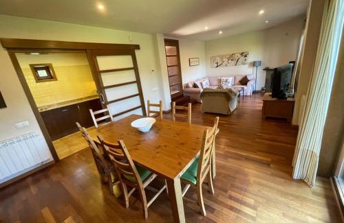 Riu de Cerdanya Chalet De Esquí | House surrounded by mountain and nature