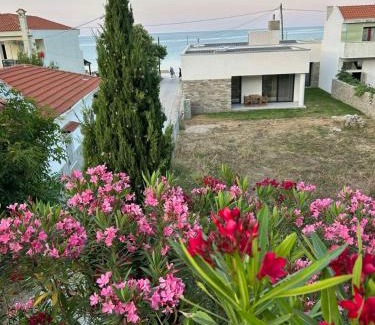 Chrisi Akti Casa | House Thomi
