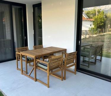 Chrisi Akti Casa | House Thomi