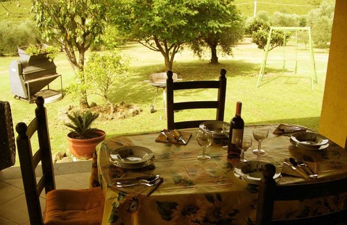 Cori Casa | CASA VACACIÓN ROMA con jardín sumergido en el verde de los campos de los CASTILLOS ROMANOS