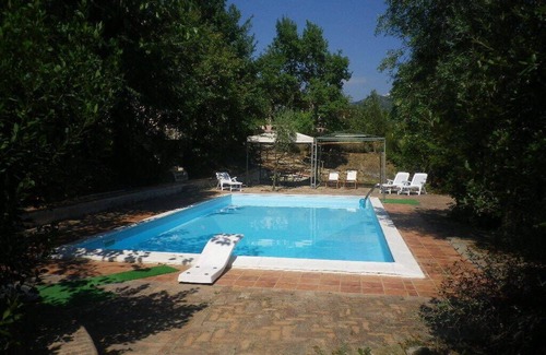 San Cipriano Picentino Villa | CASA-VILLA CON JARDIN INDEPENDIENTE Y PISCINA PRIVADA