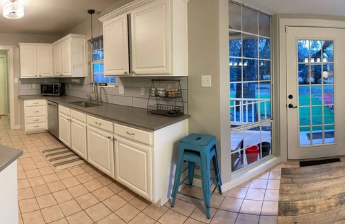 Johnson City Casa | House w/1 acre, Spa & Outdoor Living