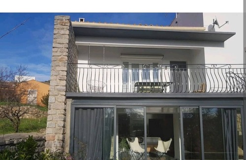 Montredon-des-Corbieres Casa | House with pool