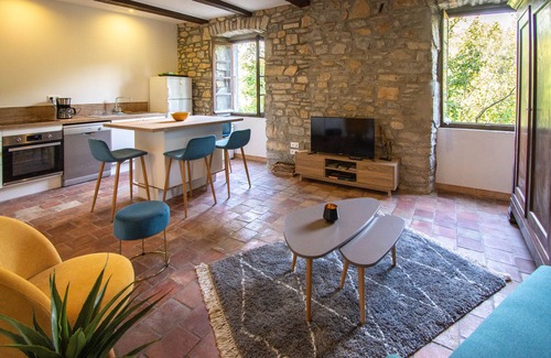 Saint-Maurice-dʼArdeche Casa | House with private terrace in mas ardéchois