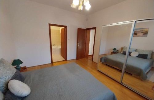 Rakoshegy Apartamento | House w little tropical garden