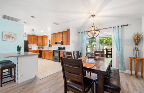 Oldsmar Casa | House w Pool close to Beach