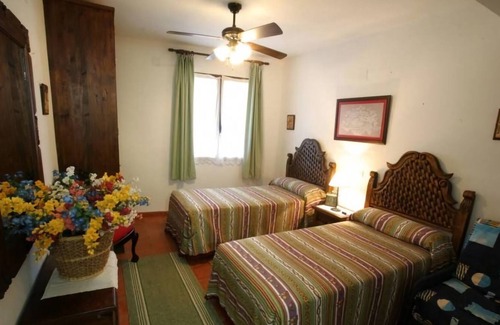Puebla de Don Rodrigo Casa | Casa de 4 habitaciones dobles con baño cada una. En el entorno de Cabañeros.
