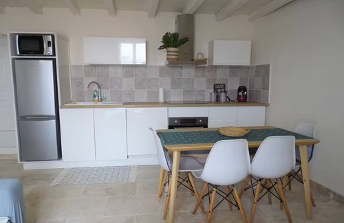 Chateauneuf-de-Gadagne Casa | House with panoramic terrace