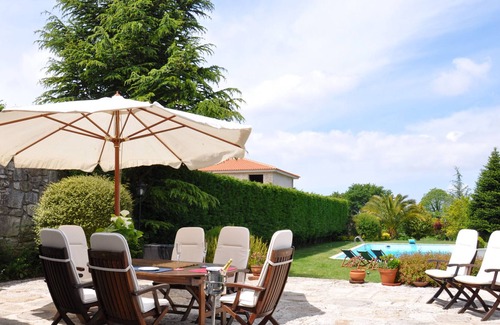 Sopo Villa | Casa con piscina y jardín en Vila Nova de Cerveira, by iZiBookings