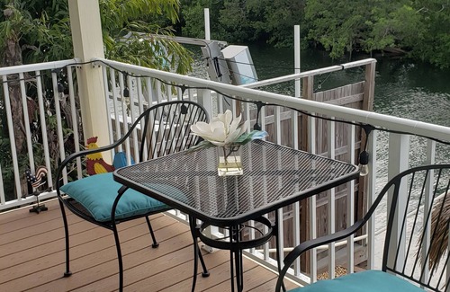 Bay Point Casa | House with 2 balconies, deck with boat ramp, park nearby