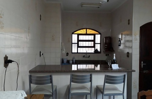 Florida Casa | Casa de 5 habitaciones Acomoda a familias con niños y hasta 6 autos.