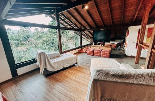Petropolis Casa | Casa con 7 Suites en Correas - Petrópolis