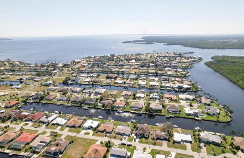 Edgewater Casa | House With A Boat - Boat, Heated Pool, Sup Boards