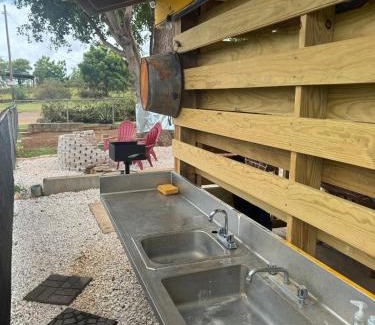 El Combate Casa | House with a jacuzzi and solar panels